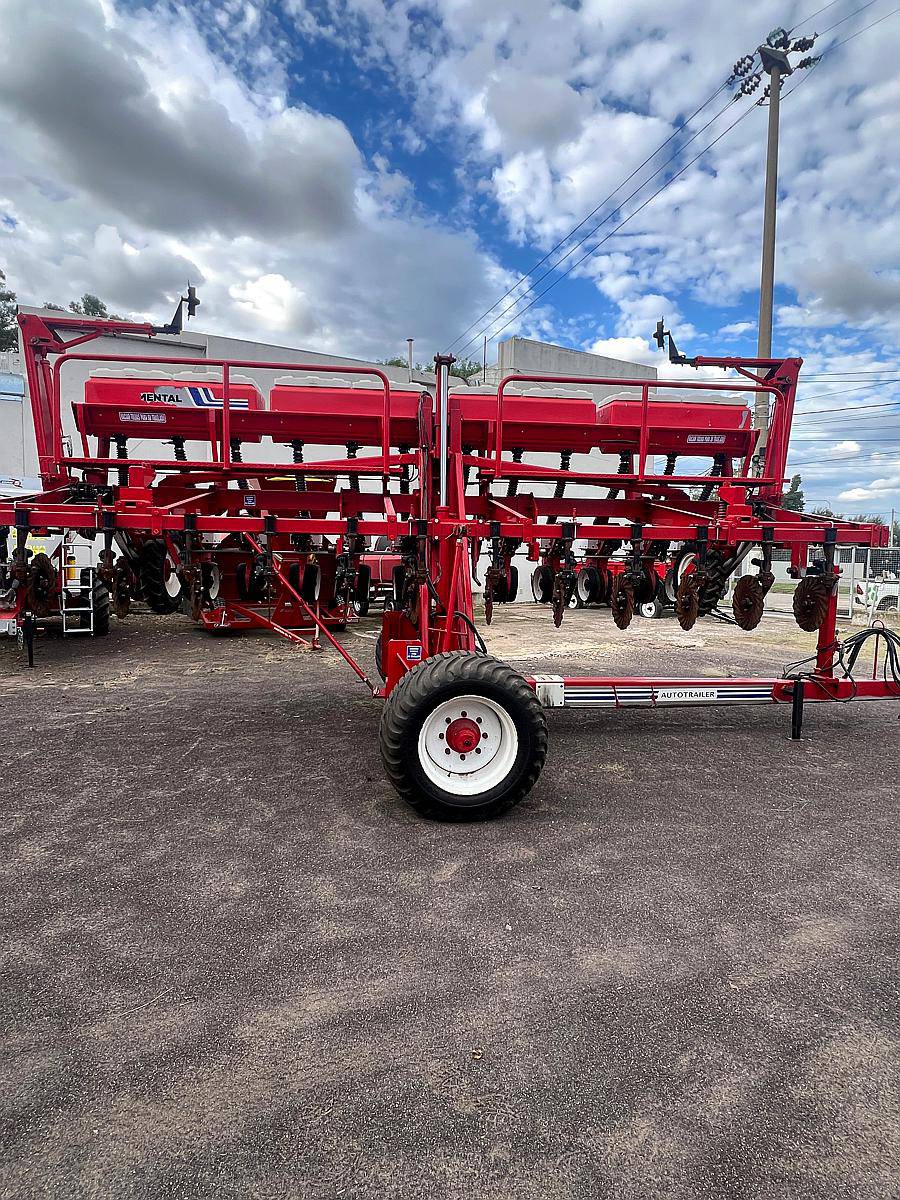 Sembradora Monumental Autotrailer 12 Lineas a 52 CM. - 2017