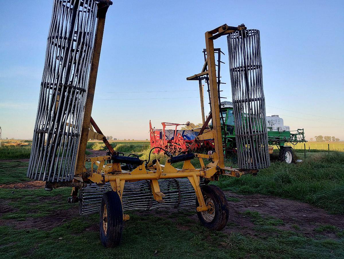 Rolo Hidraulico con Rastra