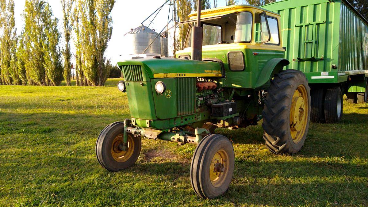 Tractor John Deere 2420