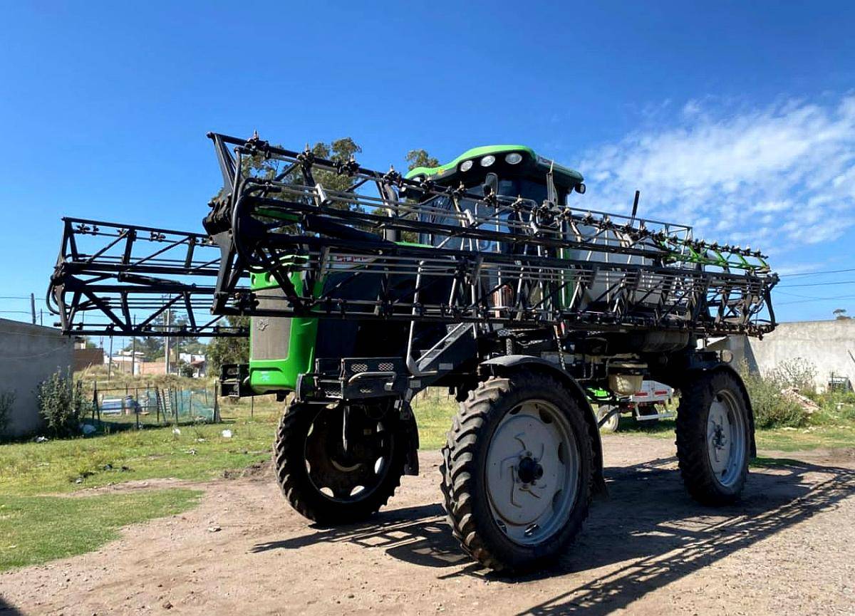 Pulverizadora Autopropulsada Metalfor 7040 año 2016.