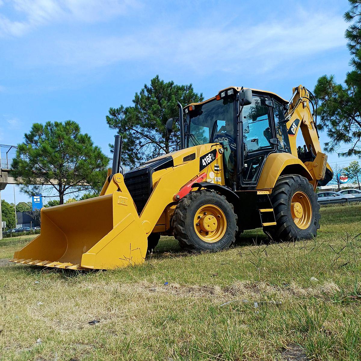 Retroexcavadora Caterpillar 416 F2 4X4 A/A y 3era VIA