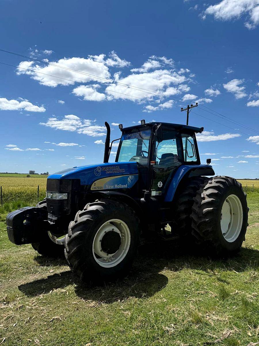 New Holland TM 7020, con Duales