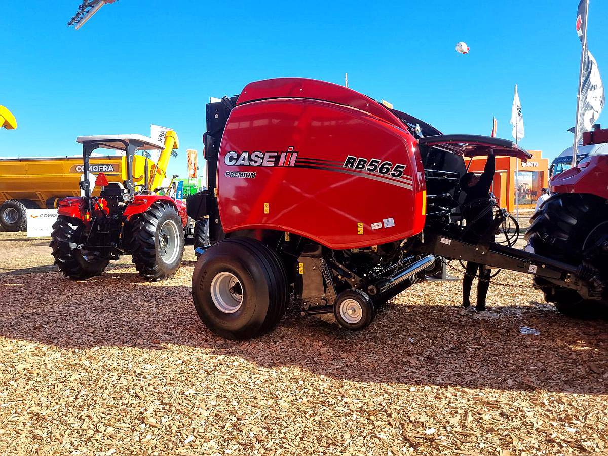 Rotoenfardadora Case IH RB565