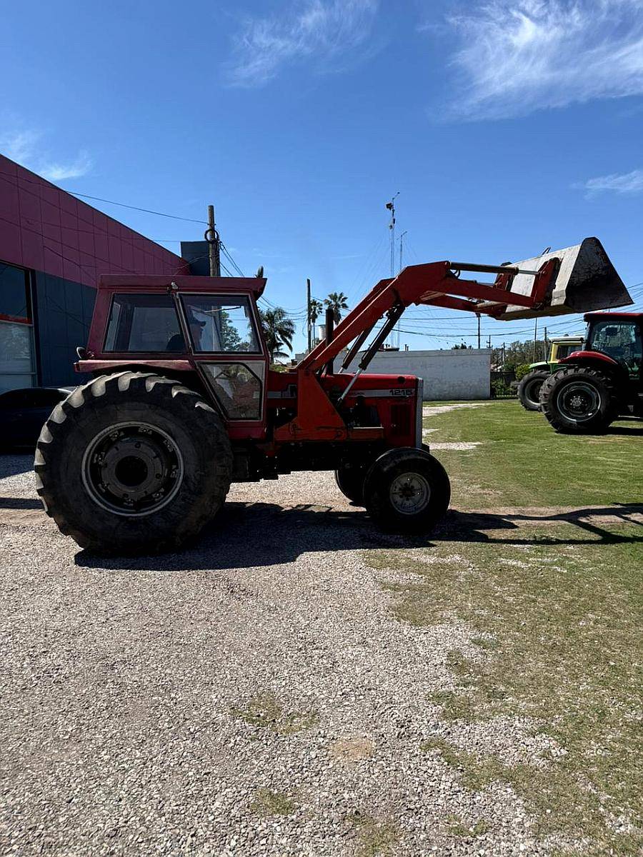 Tractor Massey Ferguson 1215 con Pala