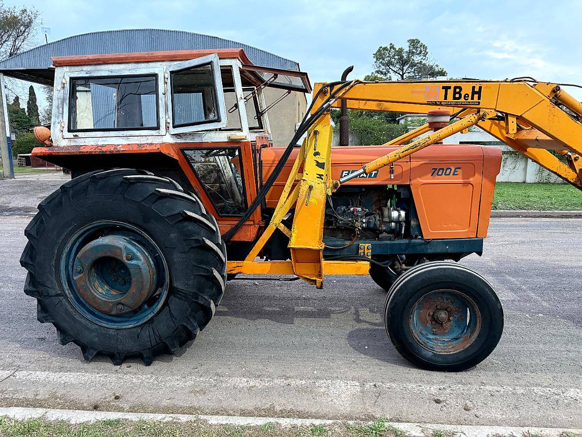 Fiat 700 e Pala Tbh.