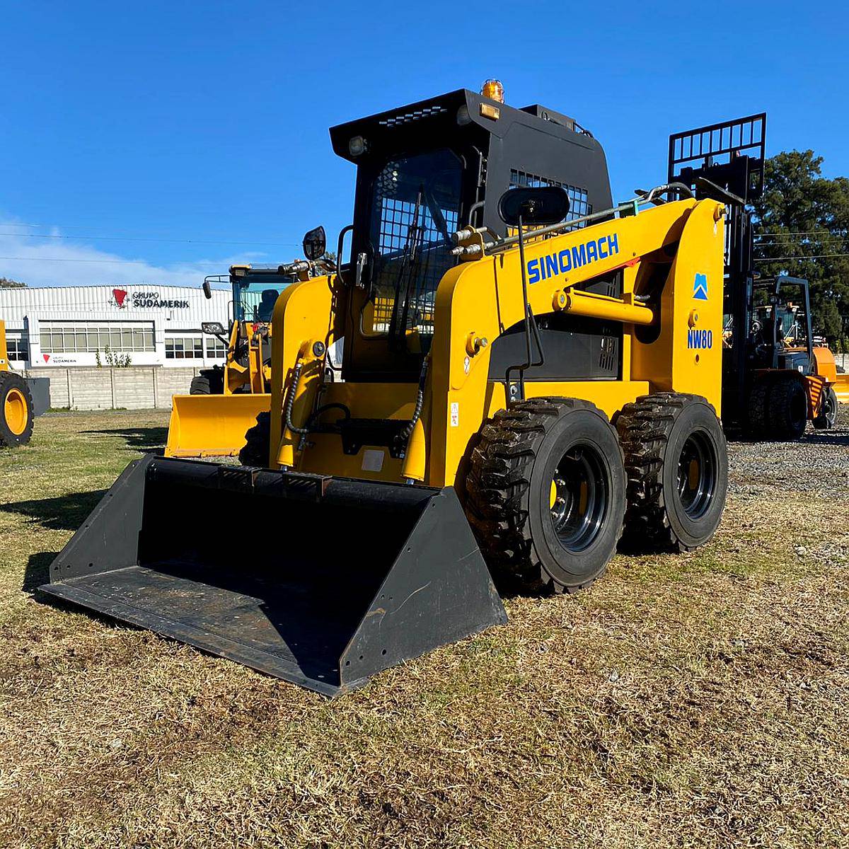 Minicargadora 75hp Sinomach Nw80a Cerrada A/A