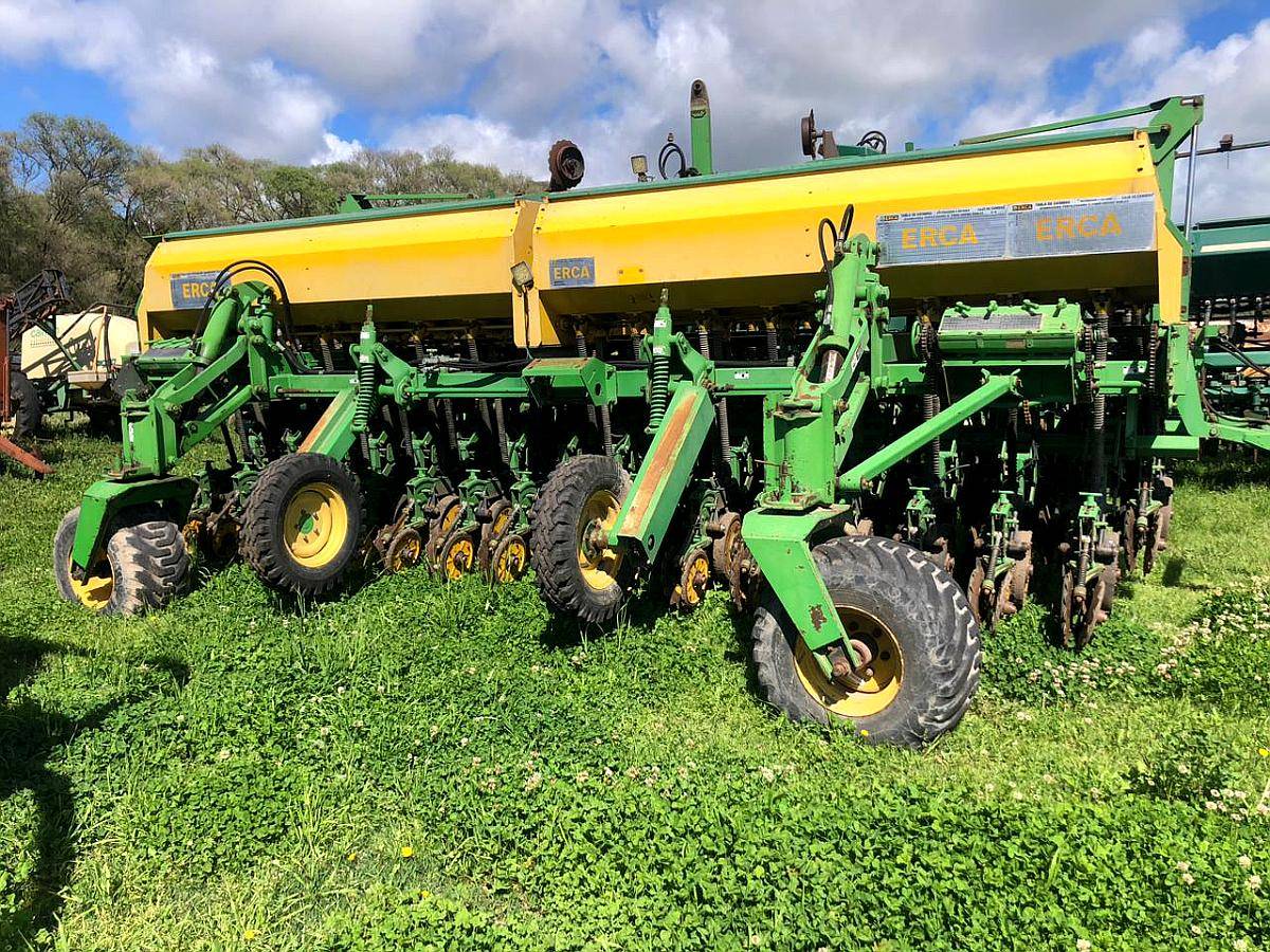 Sembradora Erca de 33 Lineas a 19 cm con Monitor.
