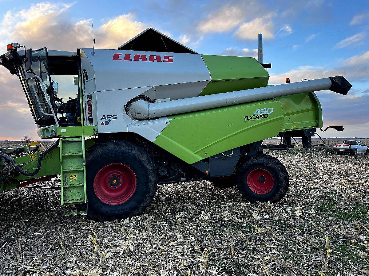 Cosechadora Claas Tucano 430 25 Pies