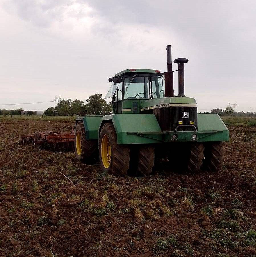 Tractor John Deere 8440 año 1981