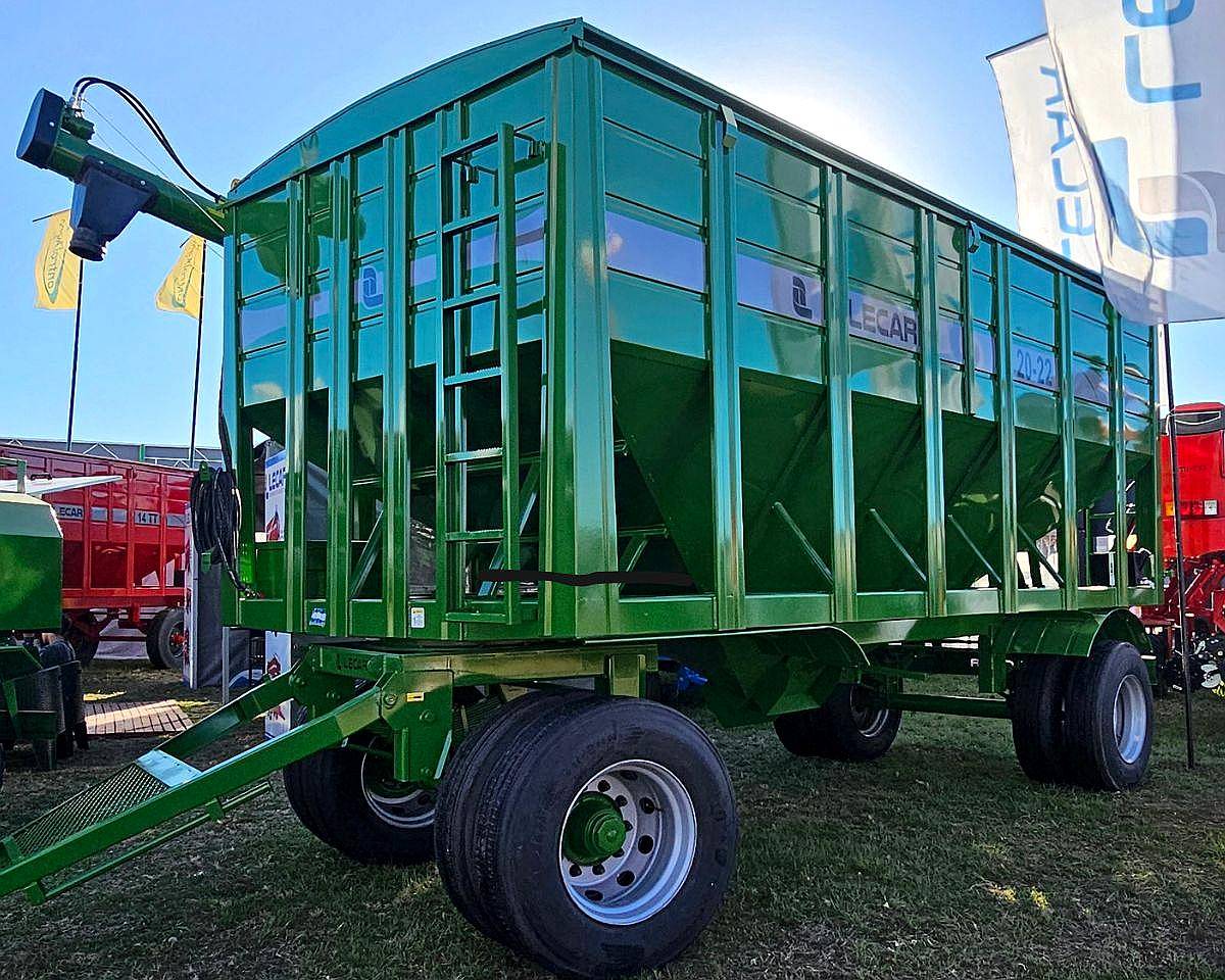 Tolva Semillera y Fertilizante 20-22 TN. Lecar