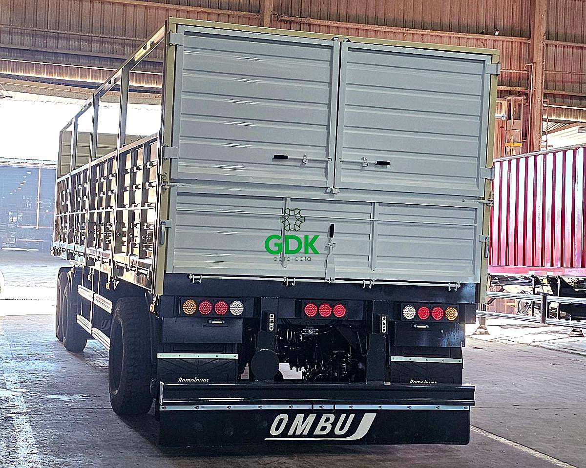 Acoplado con Carrozado Tipo BV de 9.30 Mts - 4 Ejes. Ombu