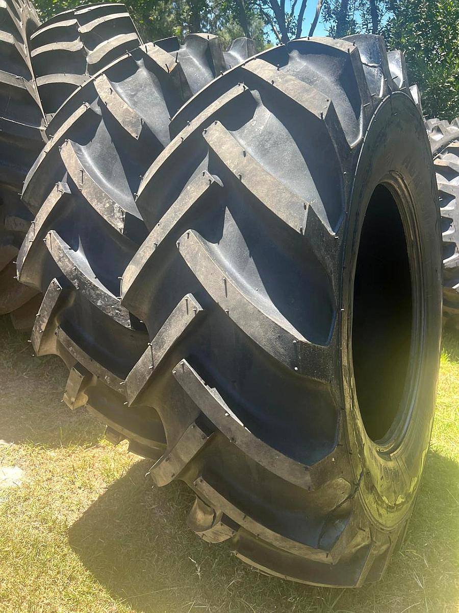 Cub 420.70 R30 Recauchutadas Diseño Campeón Pantanera