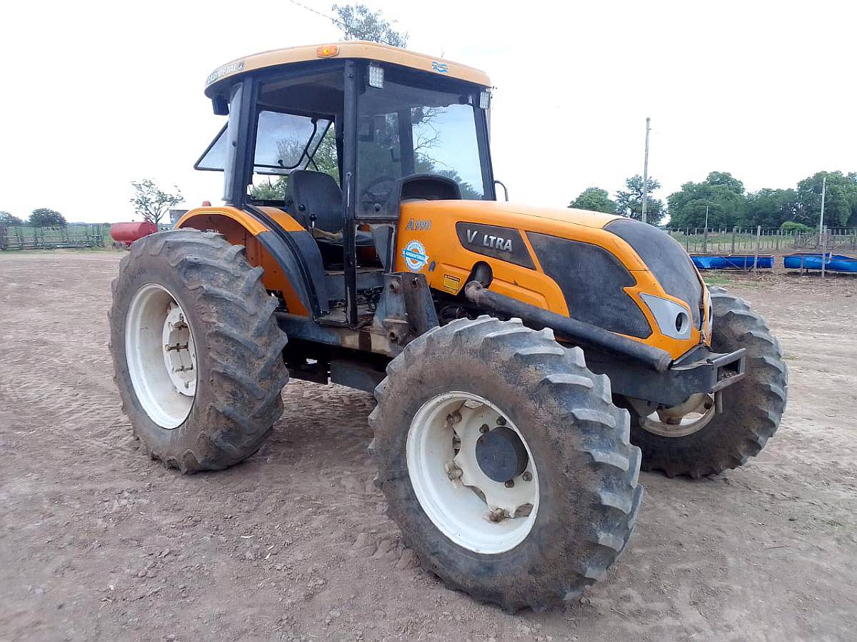 Tractor Valtra A990 Usada