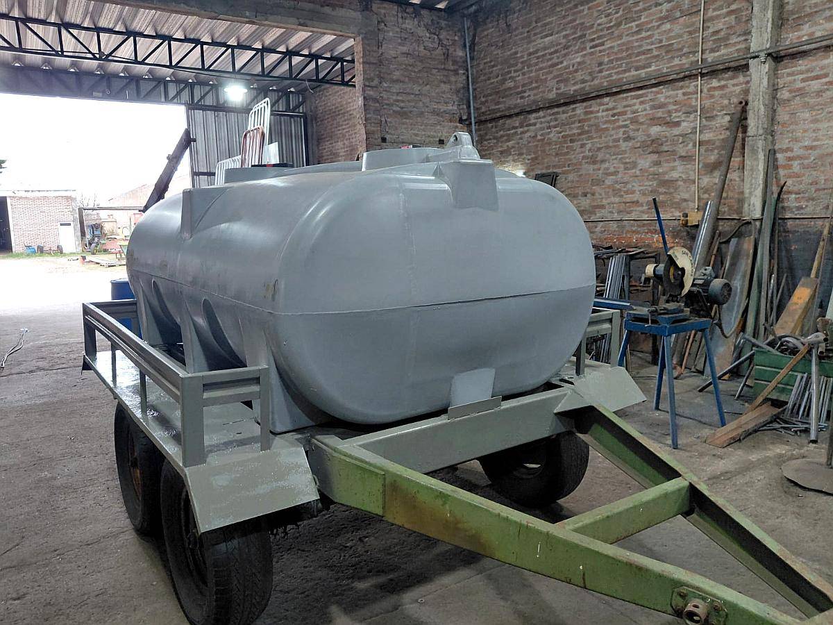Acoplado Balancin con Tanque 3500 Litros