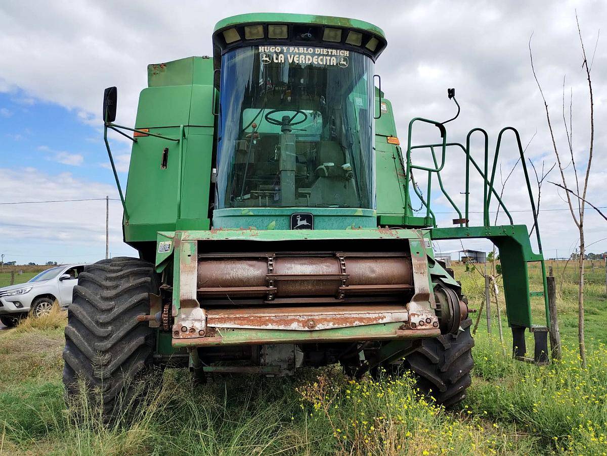 Cosechadora John Deere 9600. año 1996. Plataforma de 45 Pies