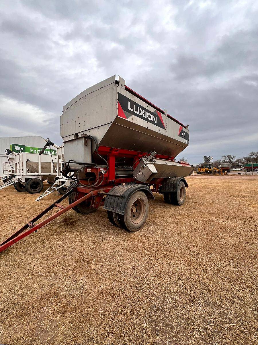 Tolva Luxion AT 15 15.000 L Semillas y Fertilizantes