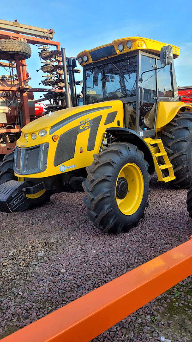 Tractor Pauny 230a, de 120hp, Nuevo, Disponible