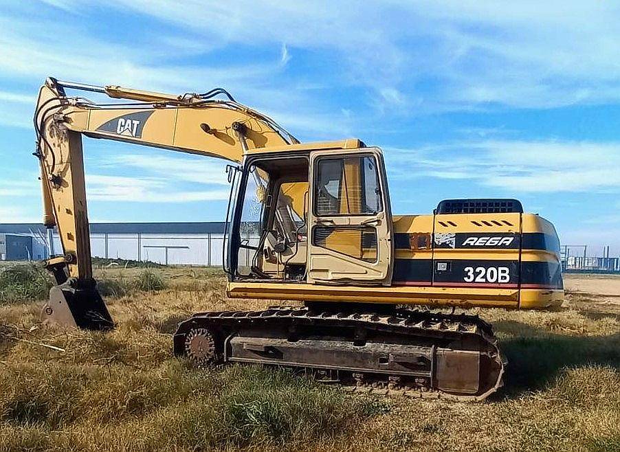 Excavadora Caterpillar 320 BL con Oruga . Zona Norte BS AS