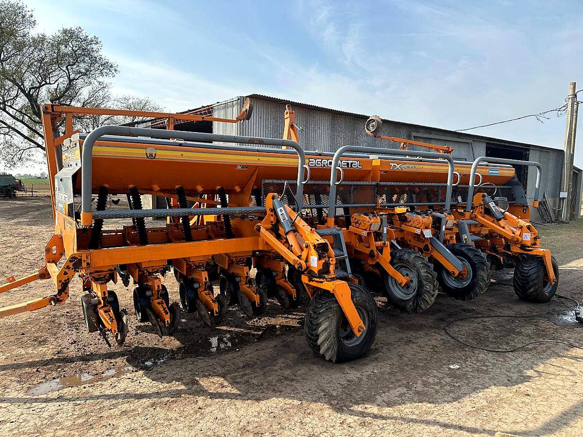 Sembradora Agrometal TX Mega 16/52 Mod.15, Fert.lateral