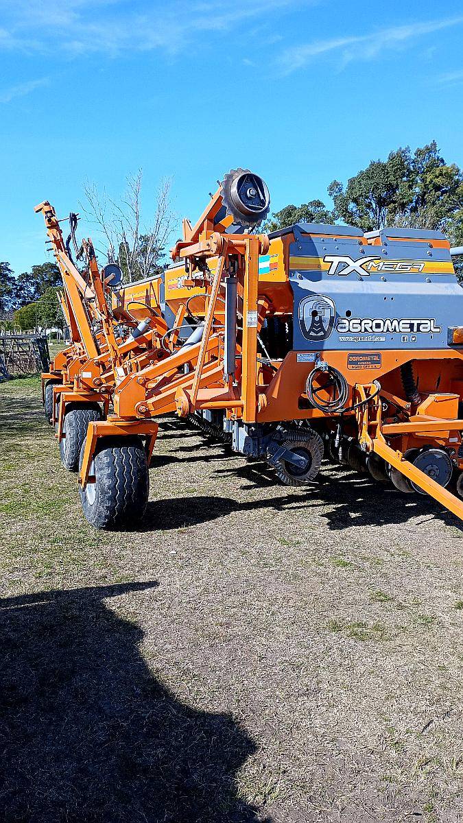 Sembradora Agrometal TX Mega