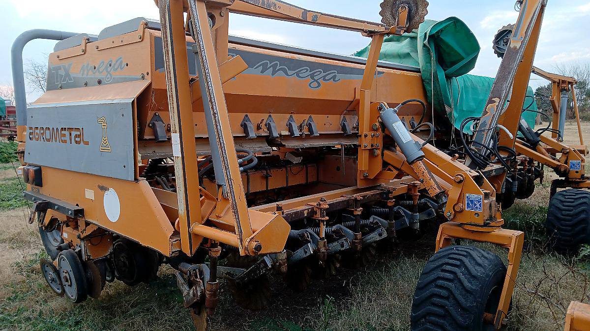 Sembradora TX Mega 16 a 42, 13 a 52cm