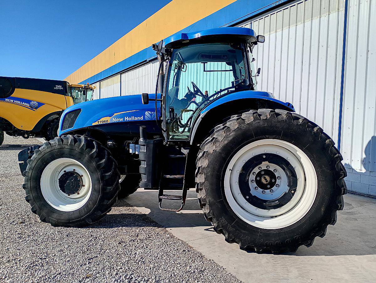 Bburago Farmland New Holland Mietitrebbia per mais