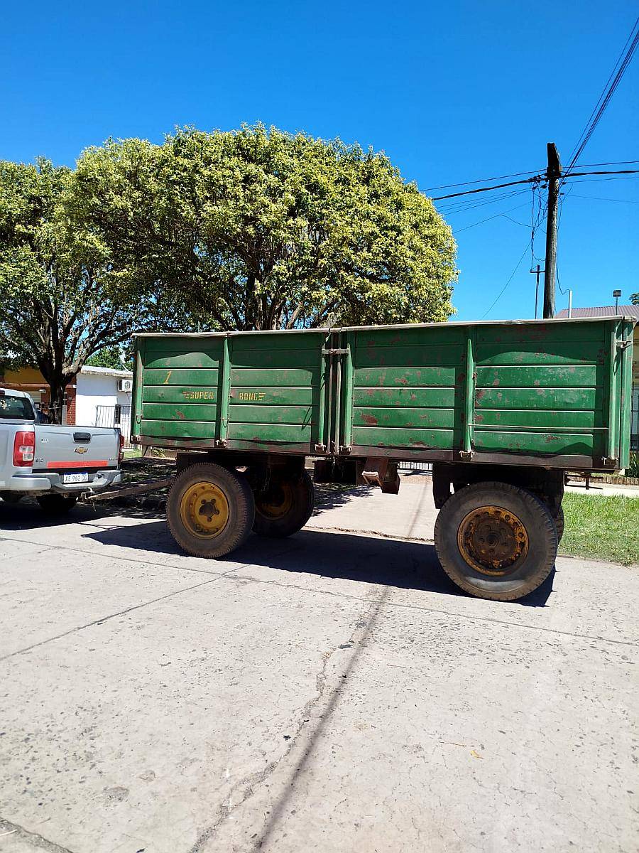 Acoplado Playo 9 TT muy Bueno