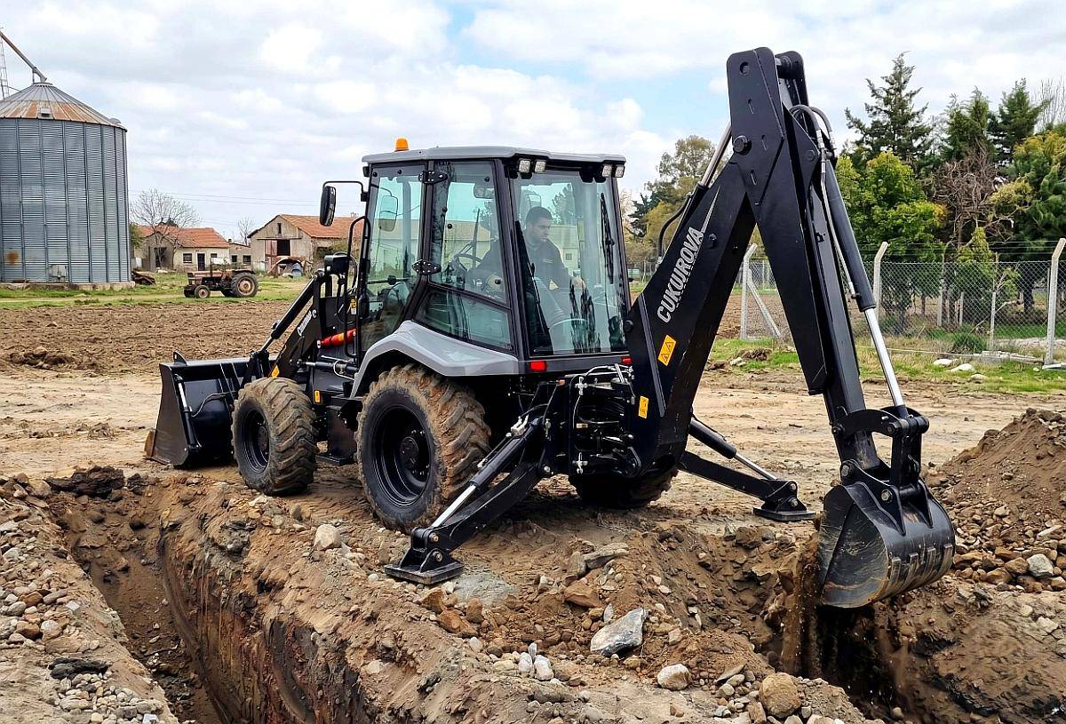 Retropala Europea Cukurova 885 XG 4 X 4 Plan Agro Semestral