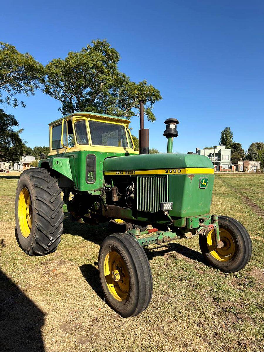 John Deere 3530 Disponible