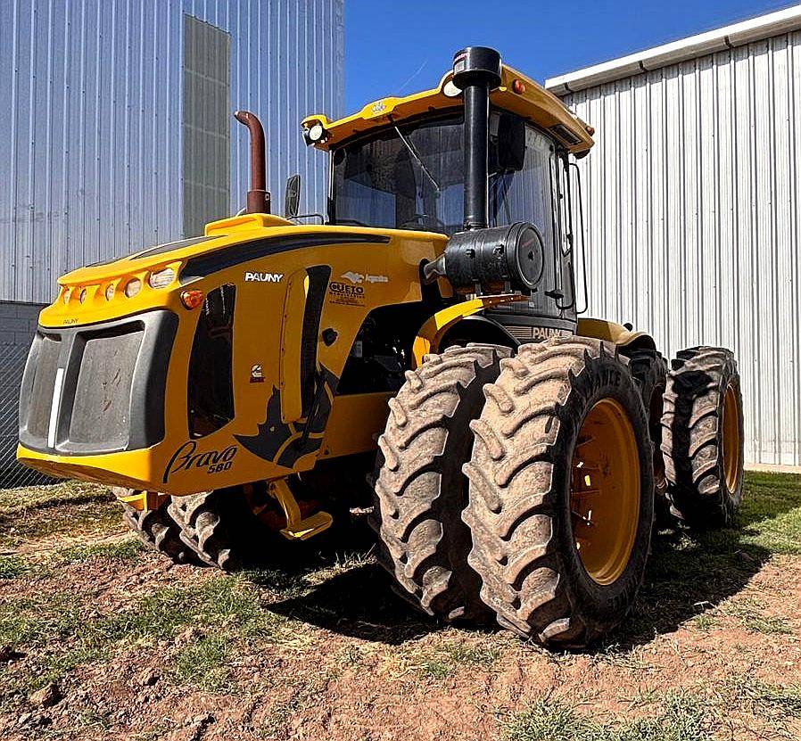 Tractor Pauny 580 Bravo 18.4x38 Dual