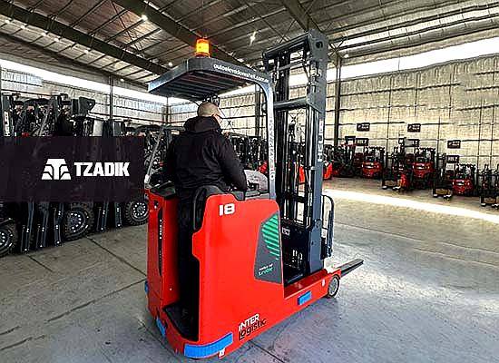 Apilador Eléctrico Premium Reach Heli CQQ 18 G2 1800kg