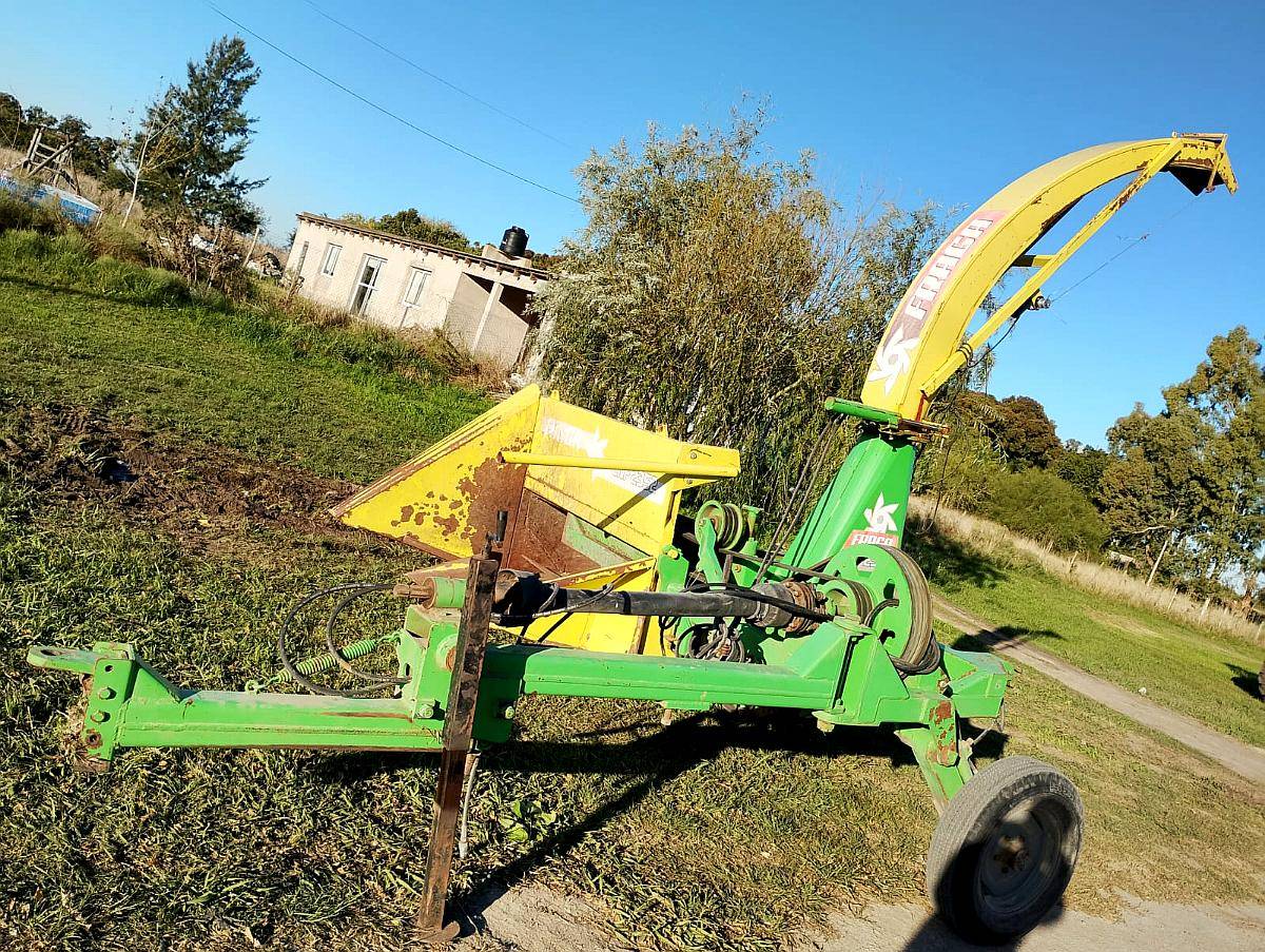 Picadora de Forrajes Fraga CNF 2352