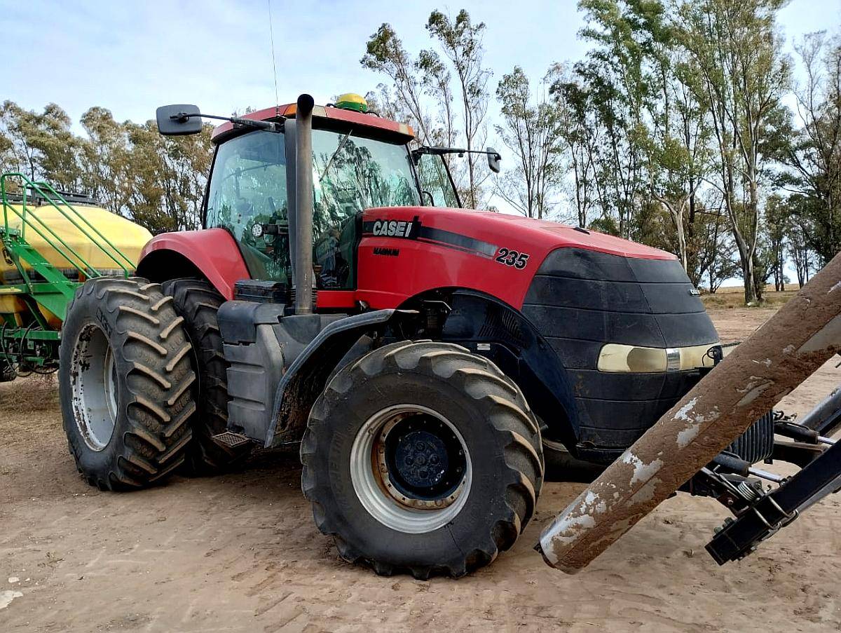 Case Magnum 235 Dual. año 2013. M 15038hs. Piloto JD.