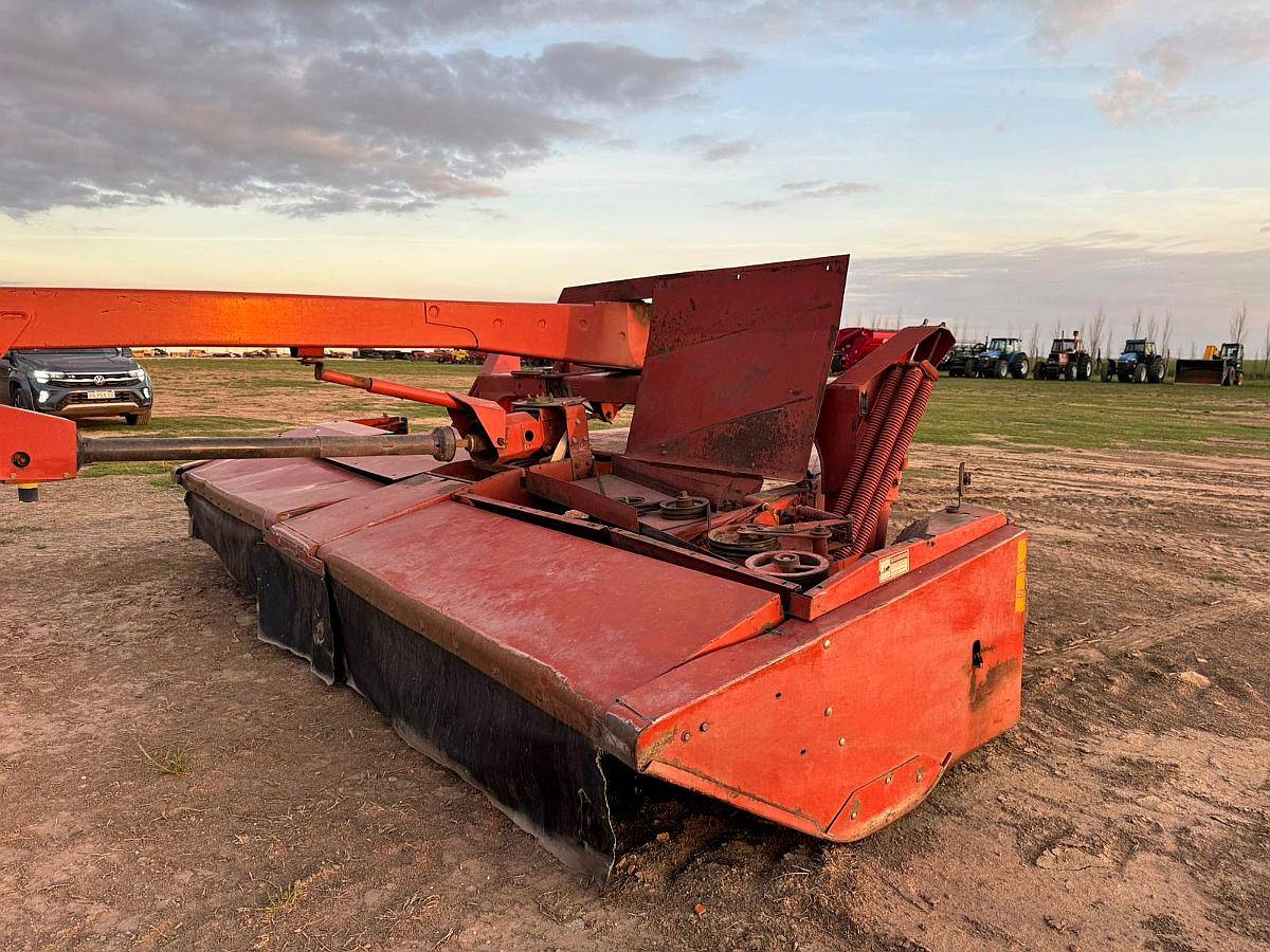 Segadora Hesston 1365 - año 2012