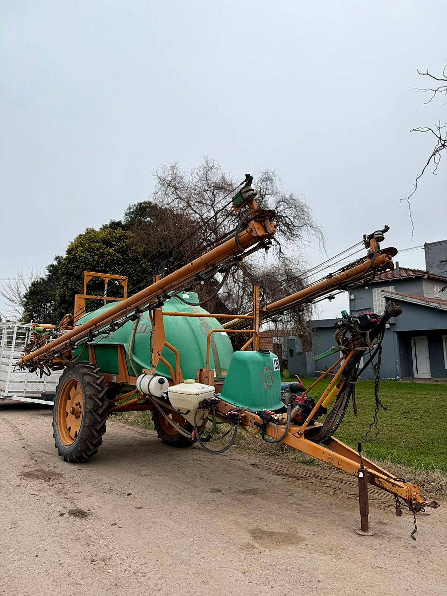 Pulverizador Praba Andariego de 3000 Litros de 22 Metros