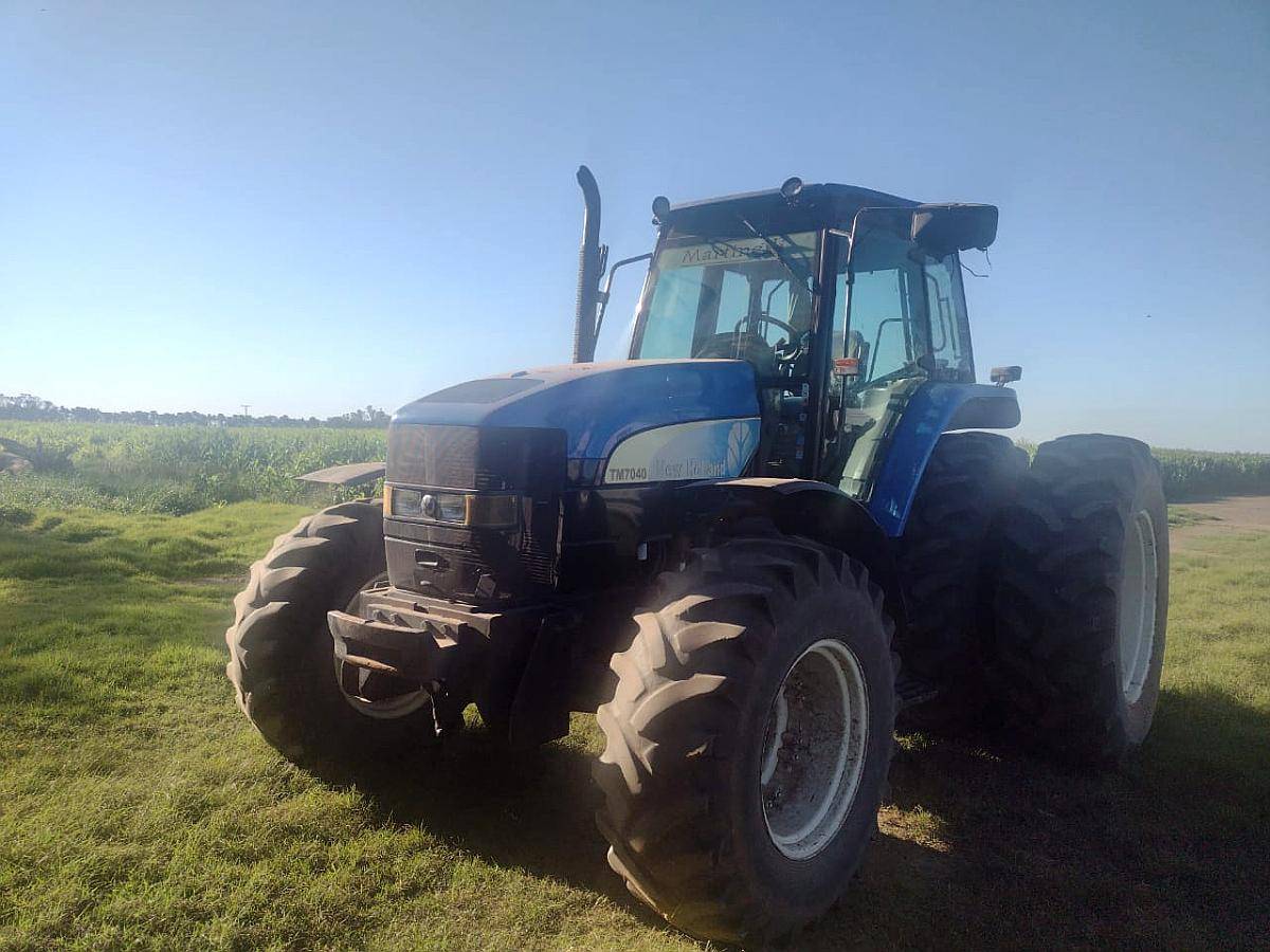 Tractor New Holland TM7040 - Usado Doble Tracción