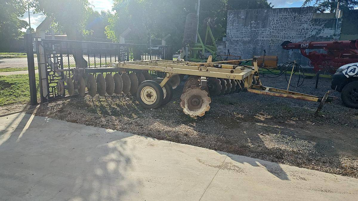 Rastra Desencontrada, de 40 Platos Marca Cele