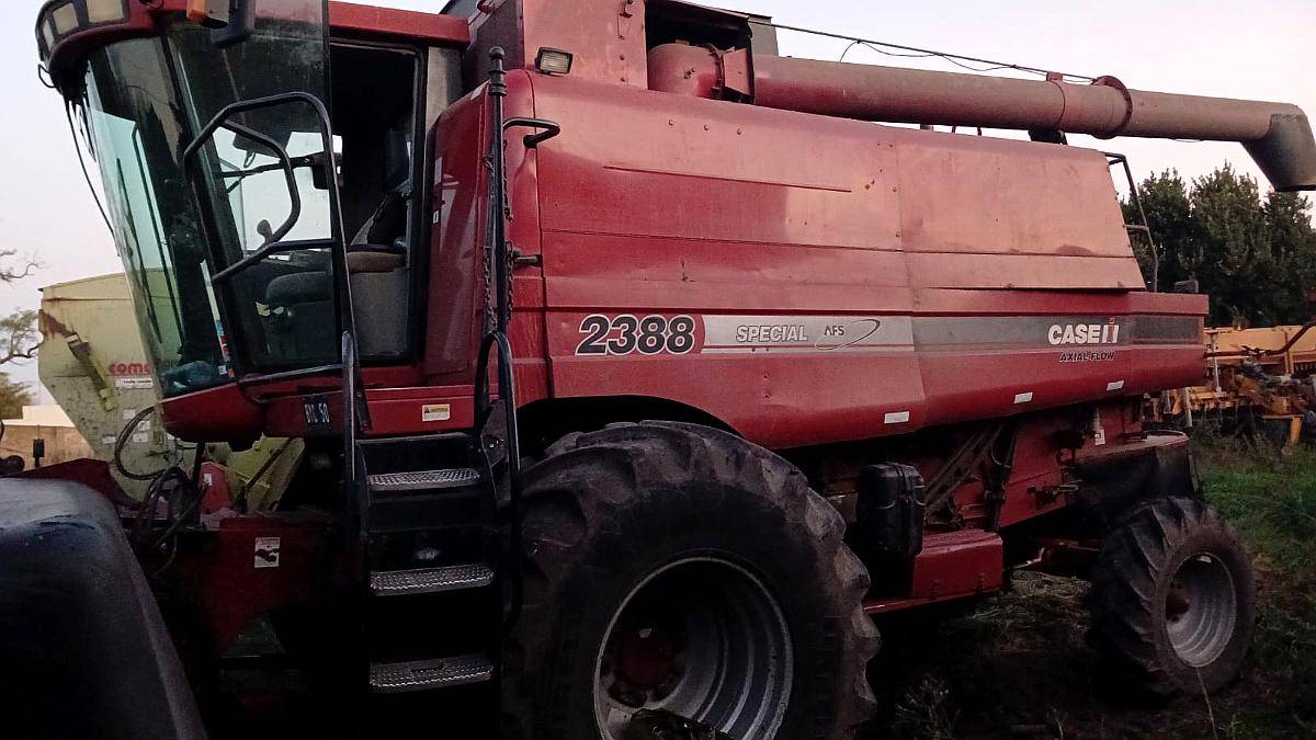 Vendo Cosechadora Case 2388 Modelo 2010