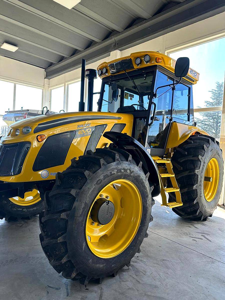Tractor Pauny EVO 250a