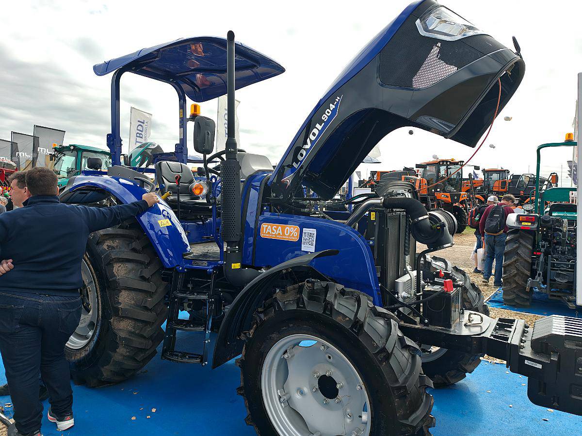 90 HP con Techo Parasol Lovol, Pozzi Maquinarias SA