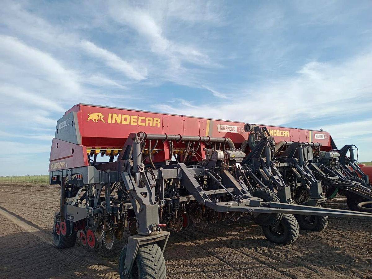 Sembradora Indecar Guerrera 710
