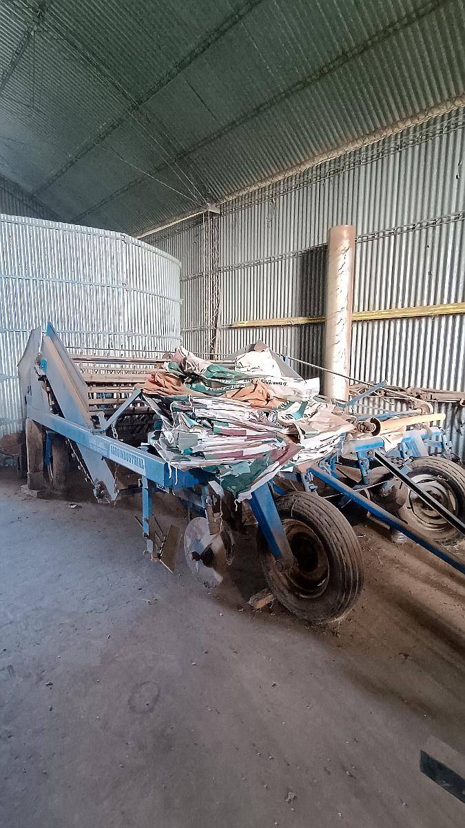 Arrancadora de Mani Agroindustrial Mani 2000 Excelente Estad