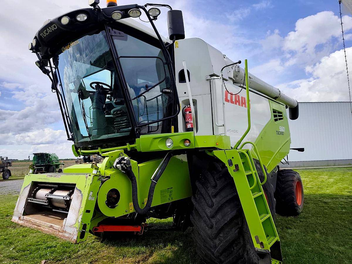 Claas Tucano 560, con Plat de 30pies