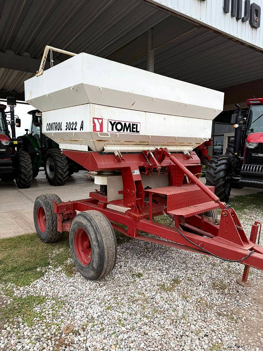 Fertilizadora Yomel Control RD3022
