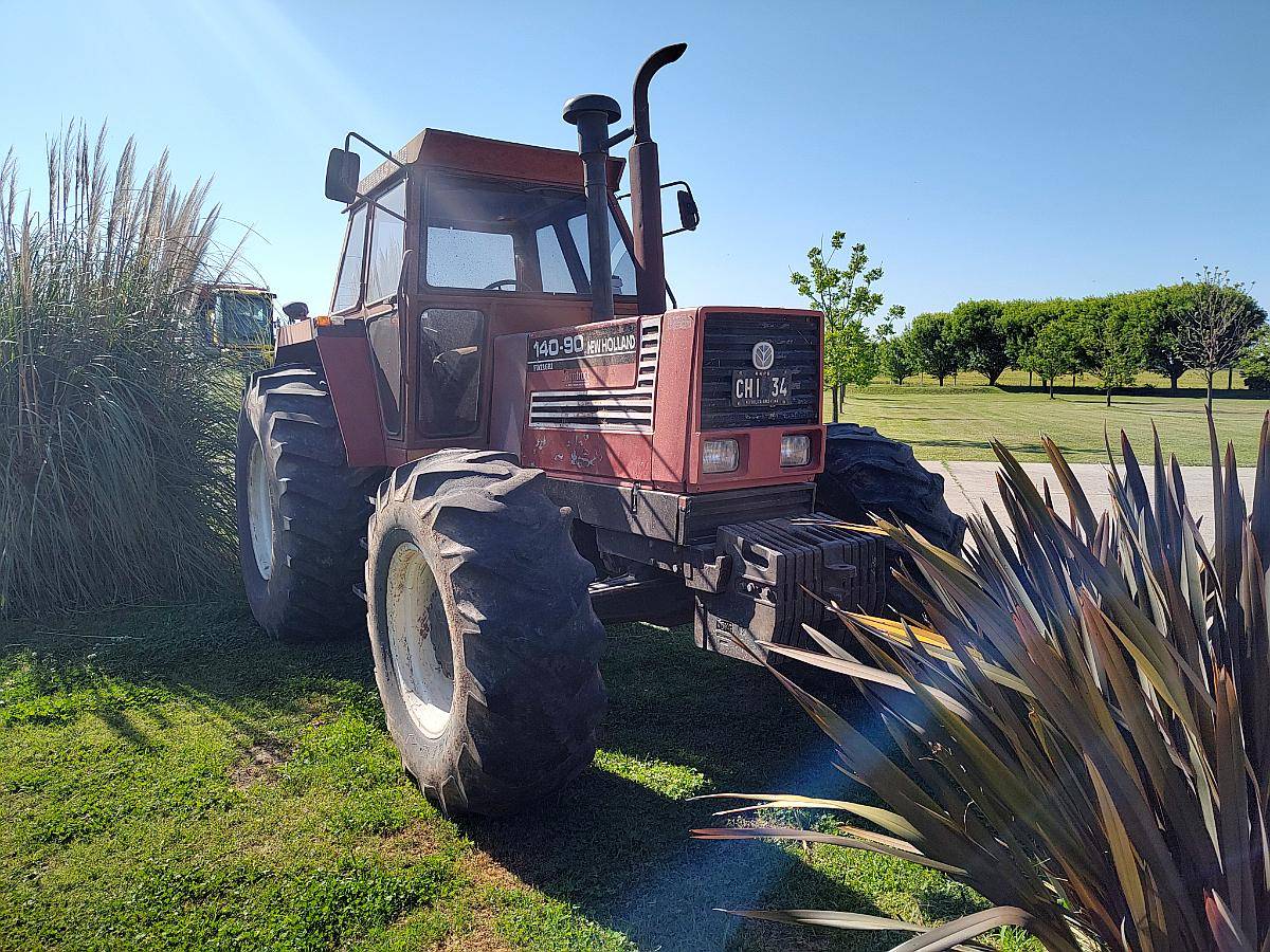 New Holland 140-90 4X4