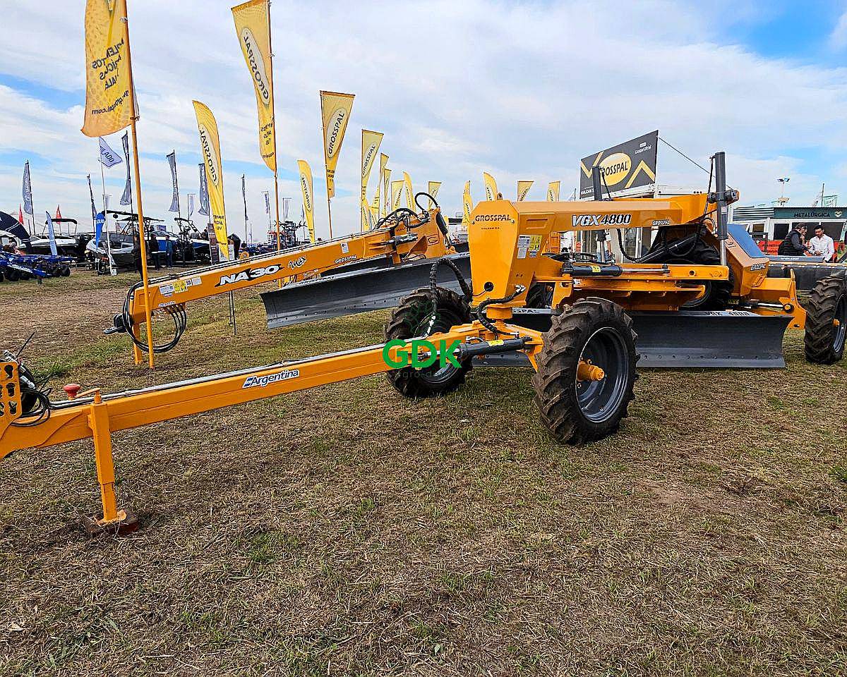Niveladora de Arrastre VGX 4800, C/joystick y Cub. Grosspal