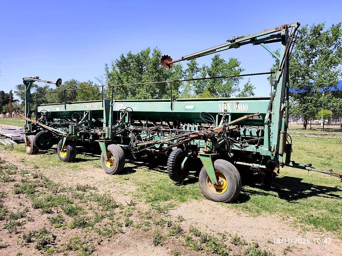 Sembradora Pierobon de 18 S a 52 CM.