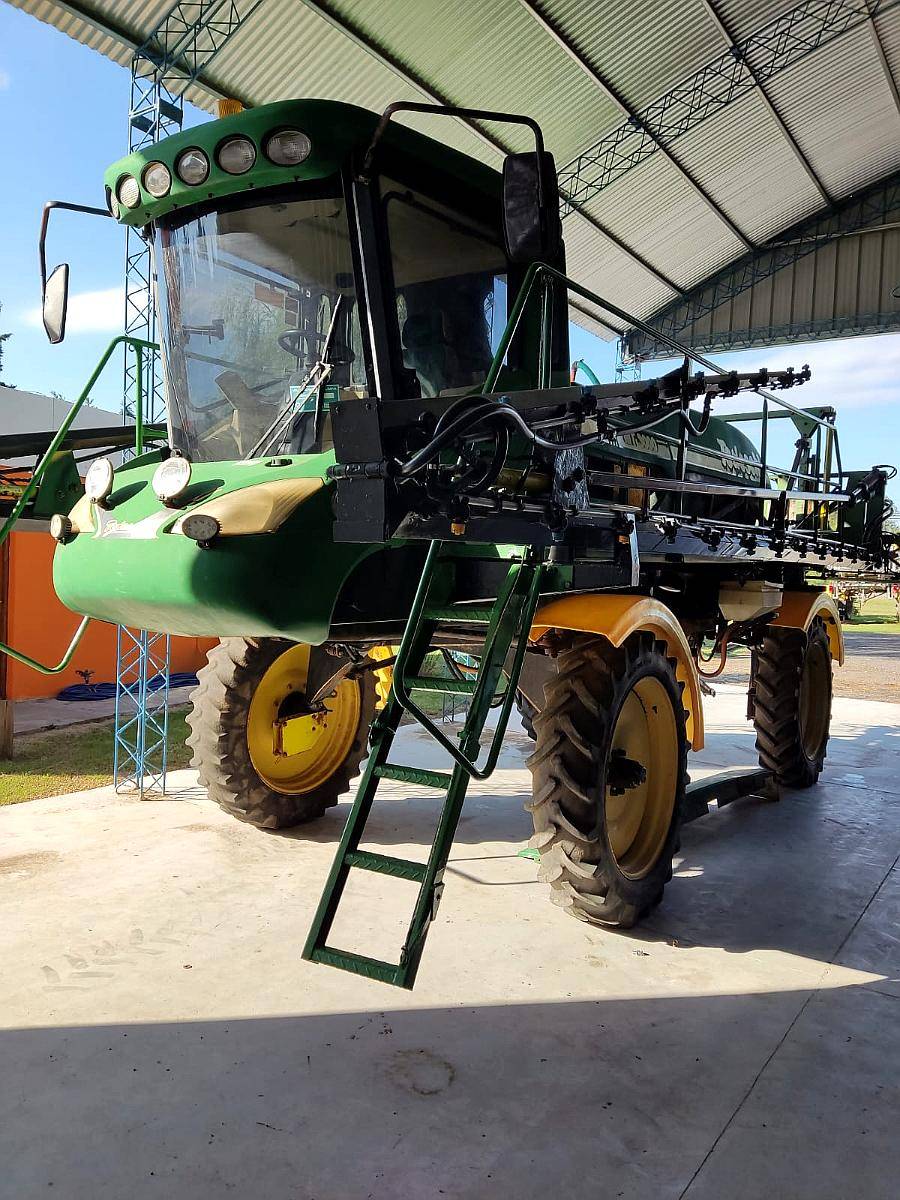 Pulverizadora Tedeschi MT3000 BT 2009 3000lt 25mt