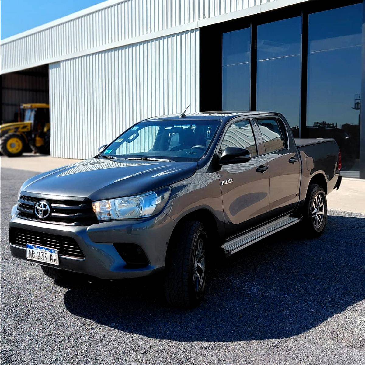 Toyota Hilux DX 2.4 6ta 4X2