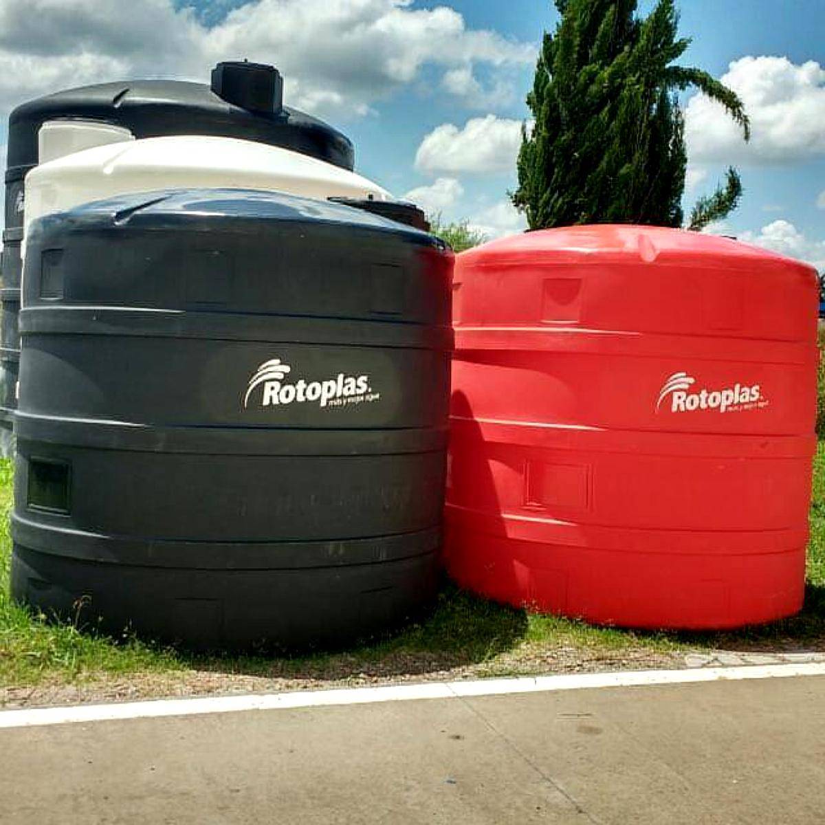 Tanque de Plástico Vertical de 10.000 Litros - Rotoplas